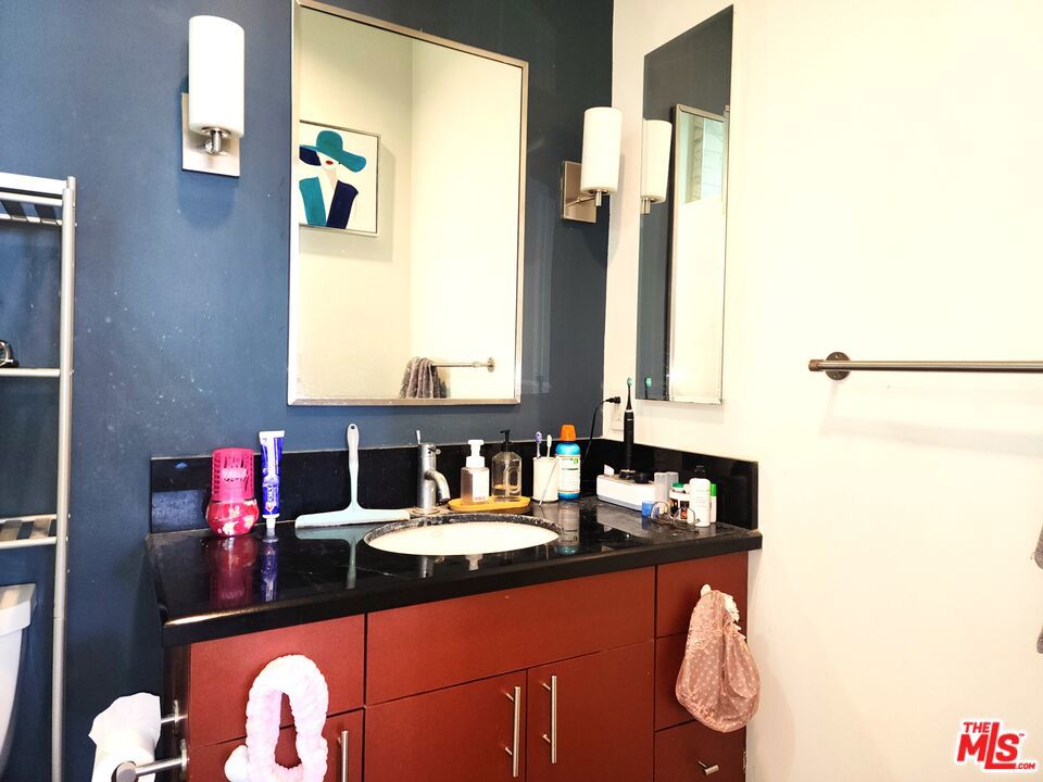 3810 Wilshire Boulevard 1706 Property Photo 11