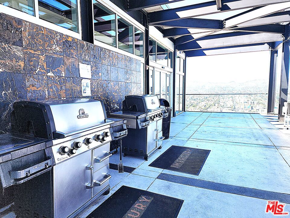 3810 Wilshire Boulevard 1706 Property Photo 13