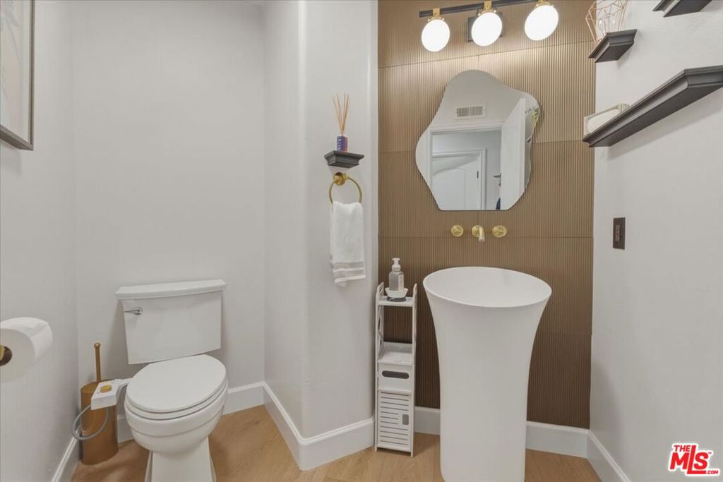 3891 Marks Road Property Photo 24