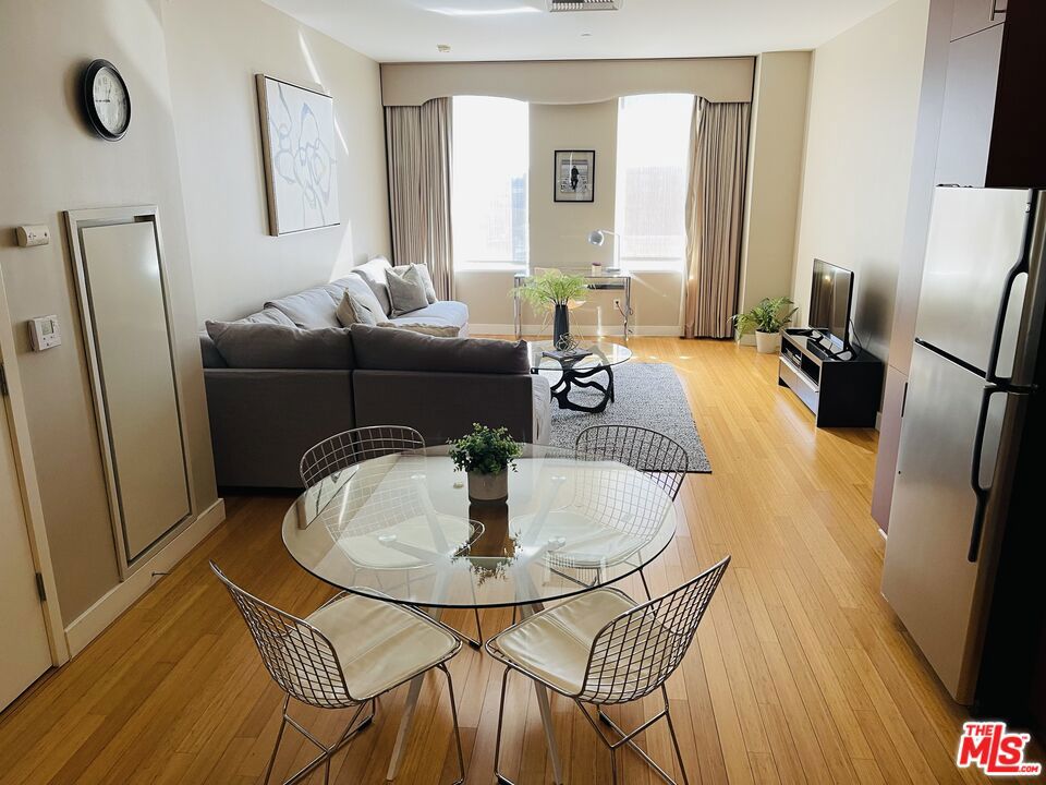 3810 Wilshire Boulevard 610 Property Photo 6
