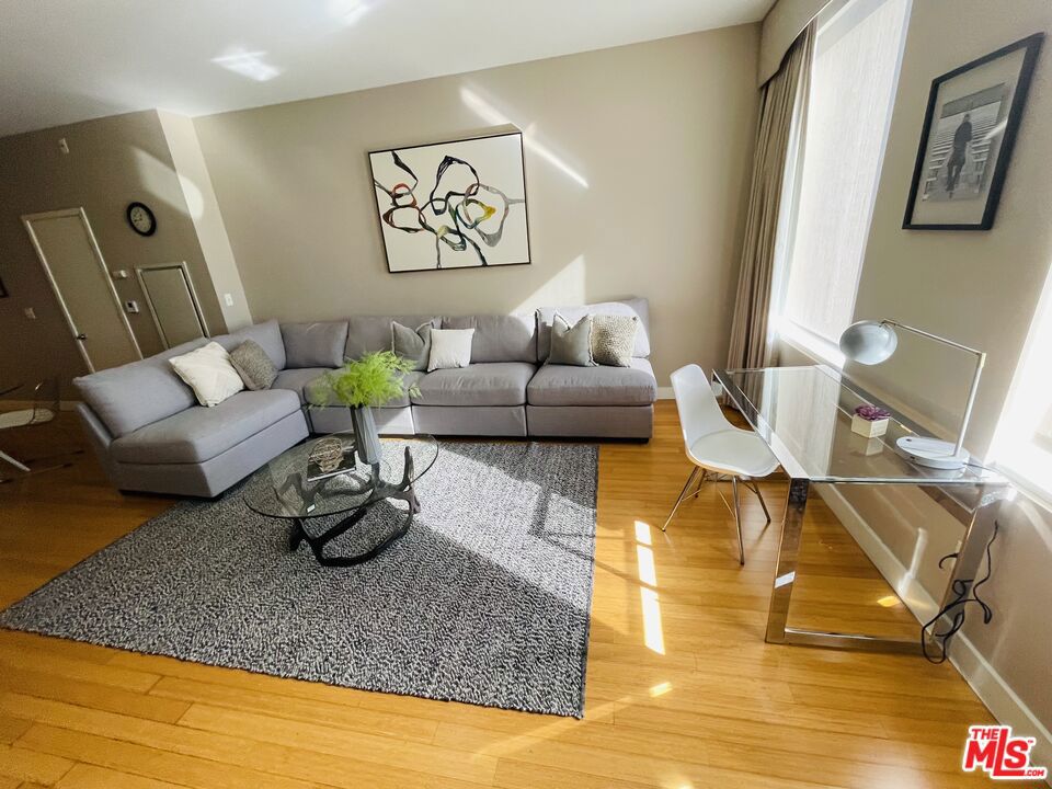 3810 Wilshire Boulevard 610 Property Photo 8