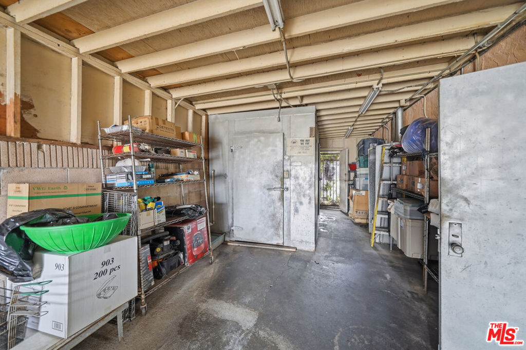 1021 W 101st Street Property Photo 15