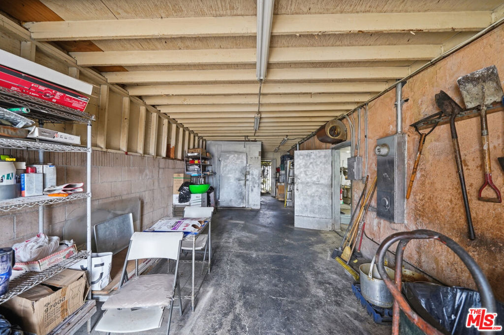 1021 W 101st Street Property Photo 16