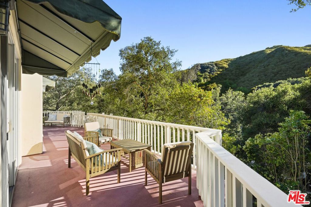 774 Old Topanga Canyon Road Property Photo 11