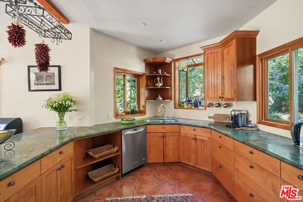 774 Old Topanga Canyon Road Property Photo 15