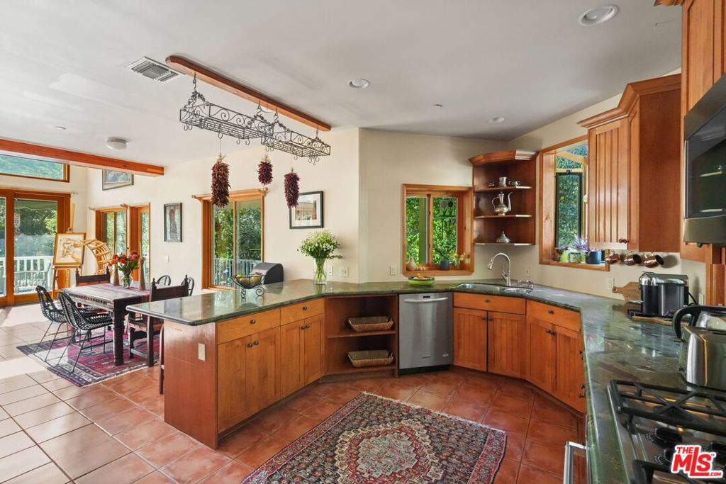 774 Old Topanga Canyon Road Property Photo 16