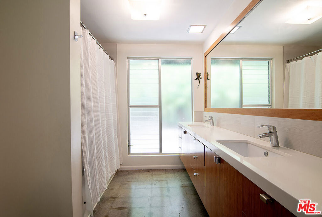 17600 Lemarsh Street Property Photo 24