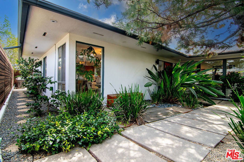 17600 Lemarsh Street Property Photo 29