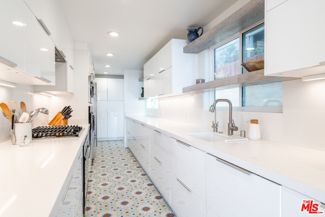 31034 Broad Beach Road Property Photo 4