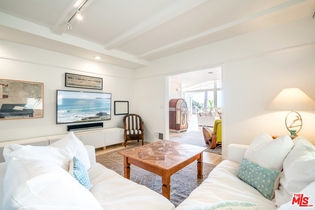 31034 Broad Beach Road Property Photo 9