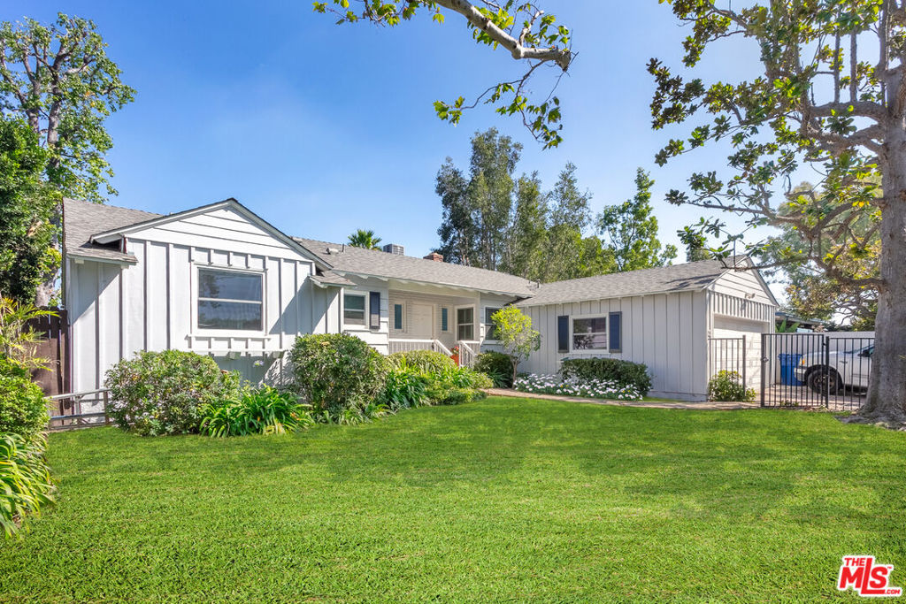 2536 Roscomare Road Property Photo 1