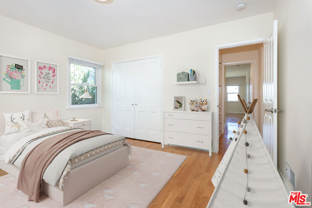 2536 Roscomare Road Property Photo 11