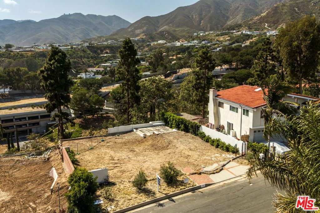 17941 Tramonto Drive Property Photo 8
