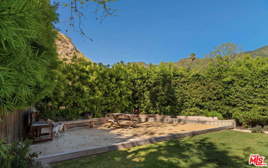 6202 Frondosa Drive Property Photo 15