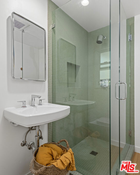 6202 Frondosa Drive Property Photo 19