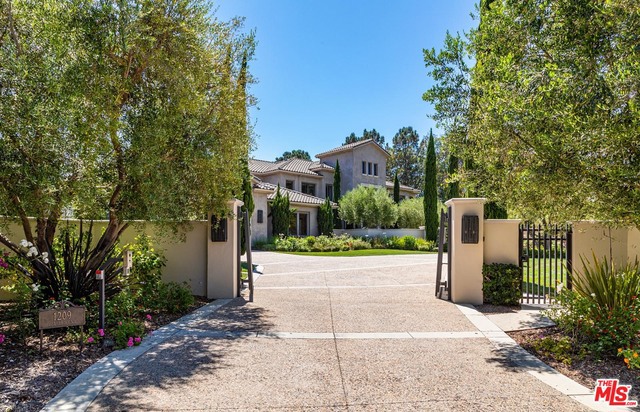 1209 Via Aracena Property Photo 3