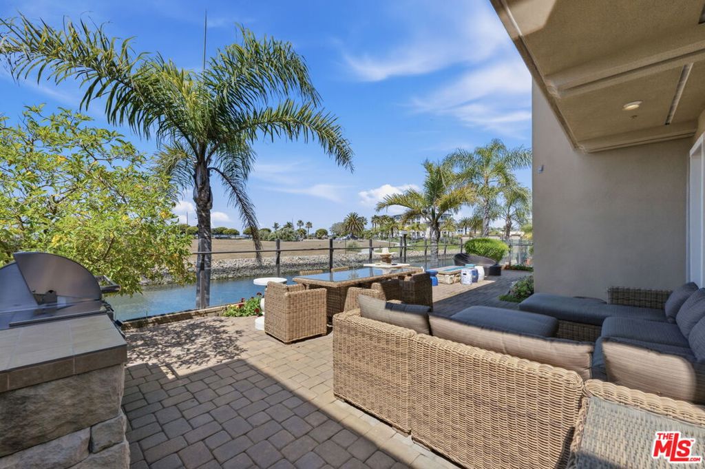 4061 Adriatic Street Property Photo 4