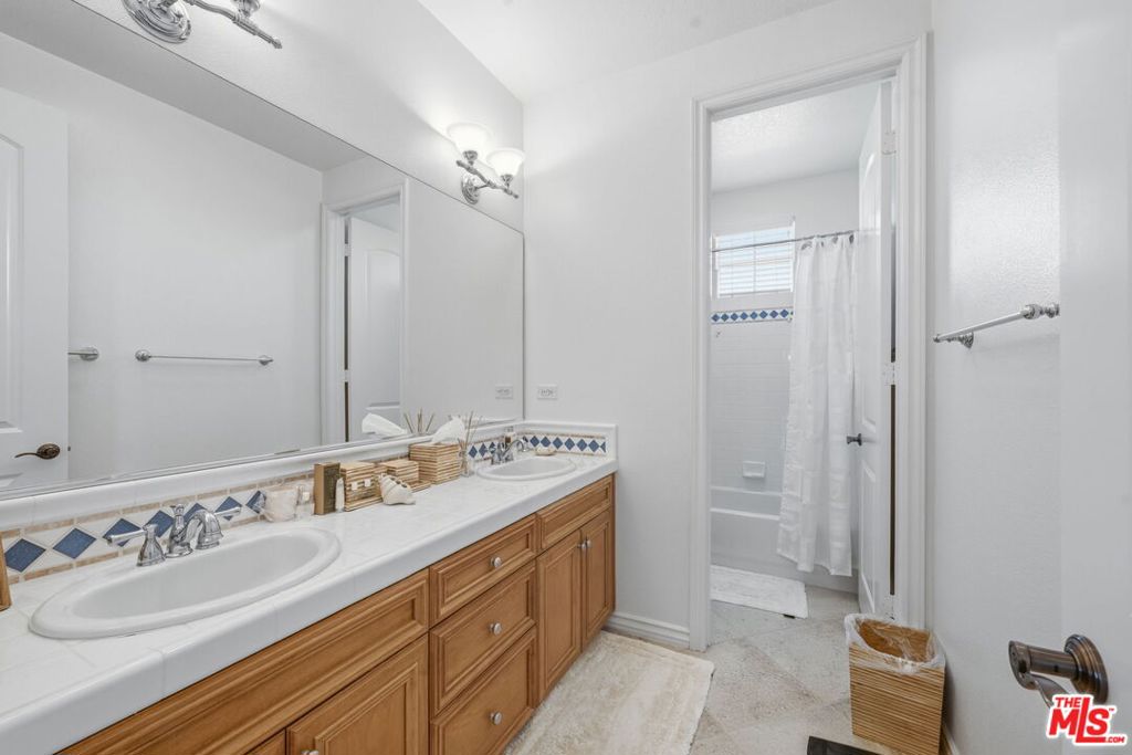4061 Adriatic Street Property Photo 35