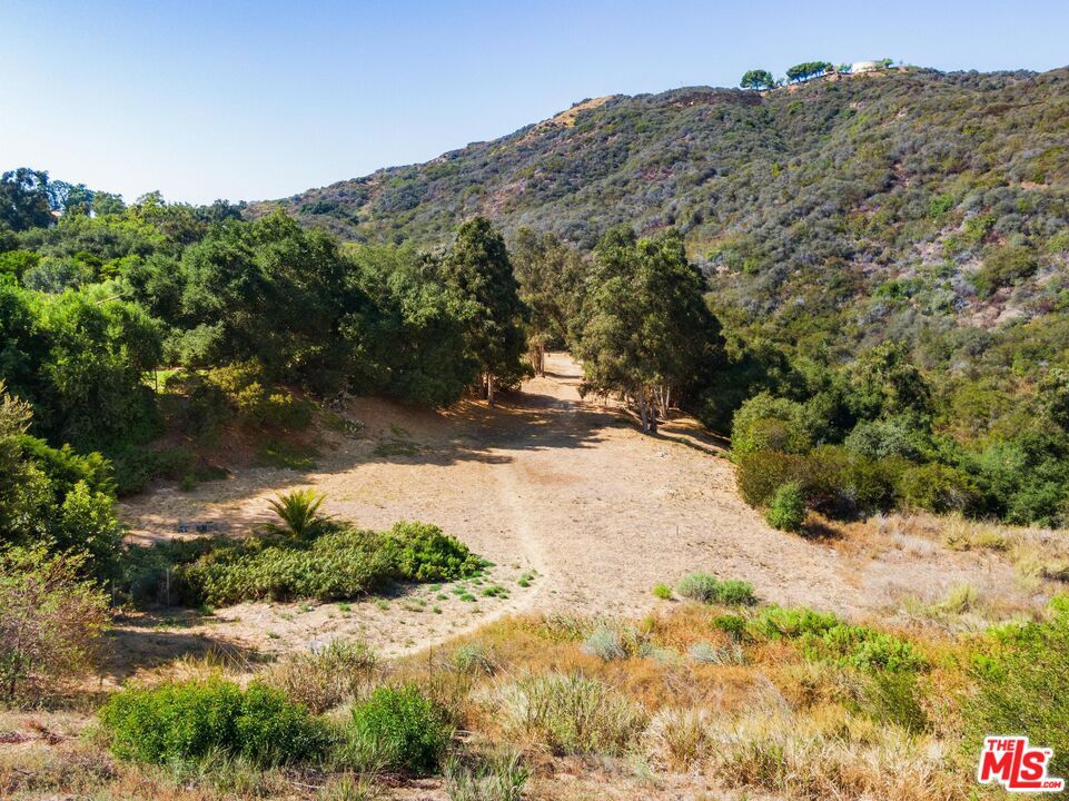 20711 Rockcroft Drive Property Photo 7