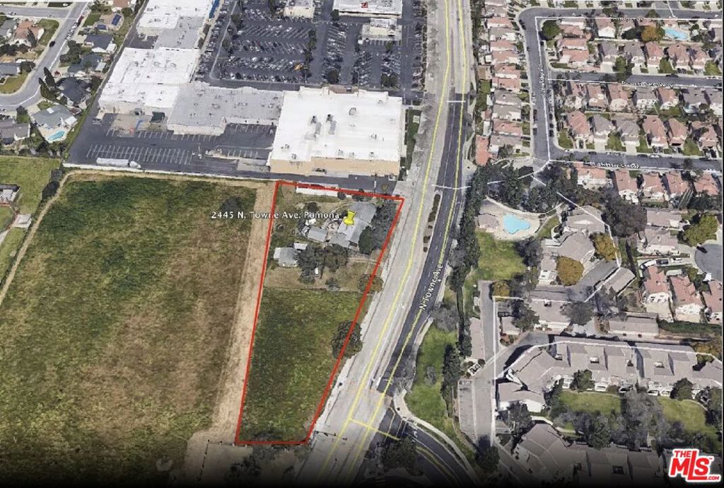 2445 N Towne Avenue Property Photo 1