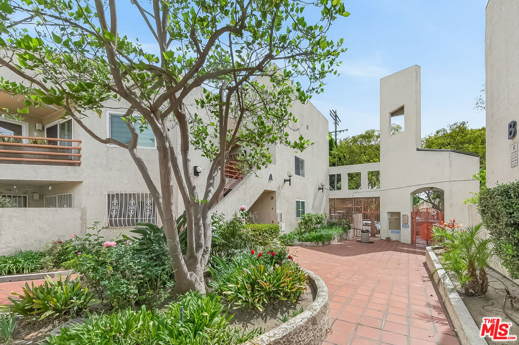 1118 Valencia Street 310 Property Photo 33