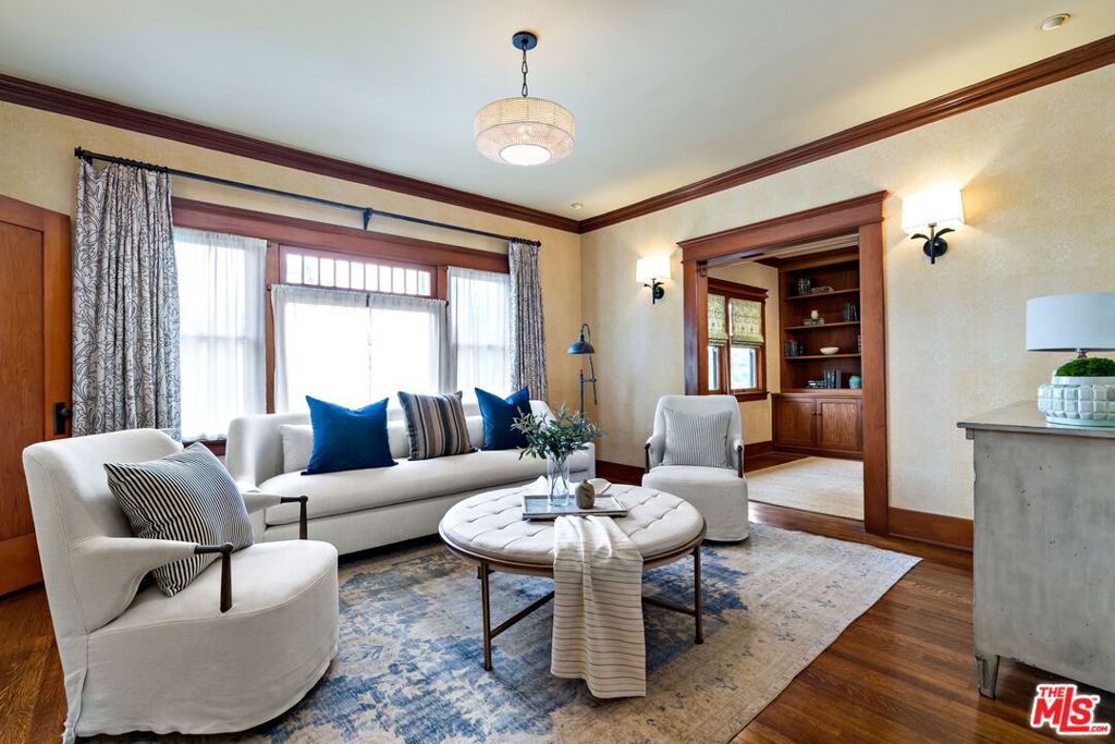 111 S Van Ness Avenue Property Photo 15