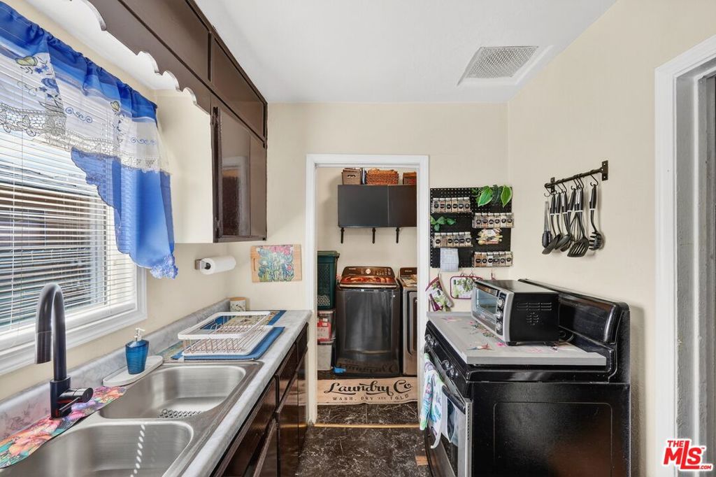 423 E 127th Street Property Photo 12
