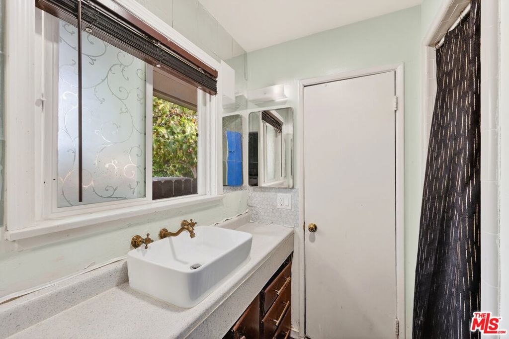 423 E 127th Street Property Photo 55