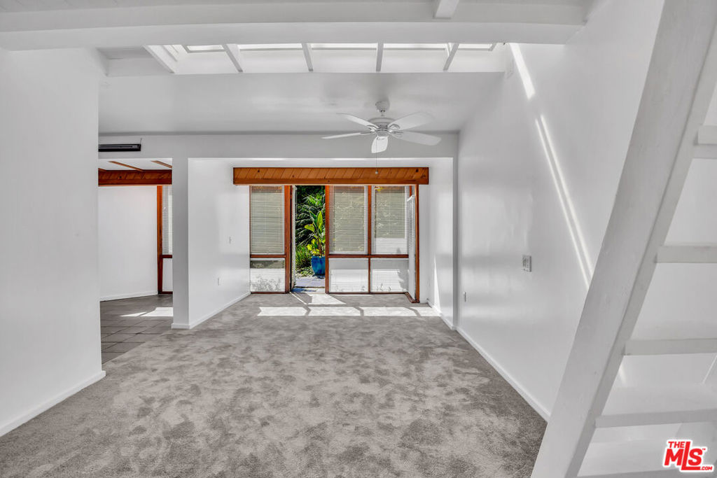 6456 Surfside Way Apt. Property Photo 7