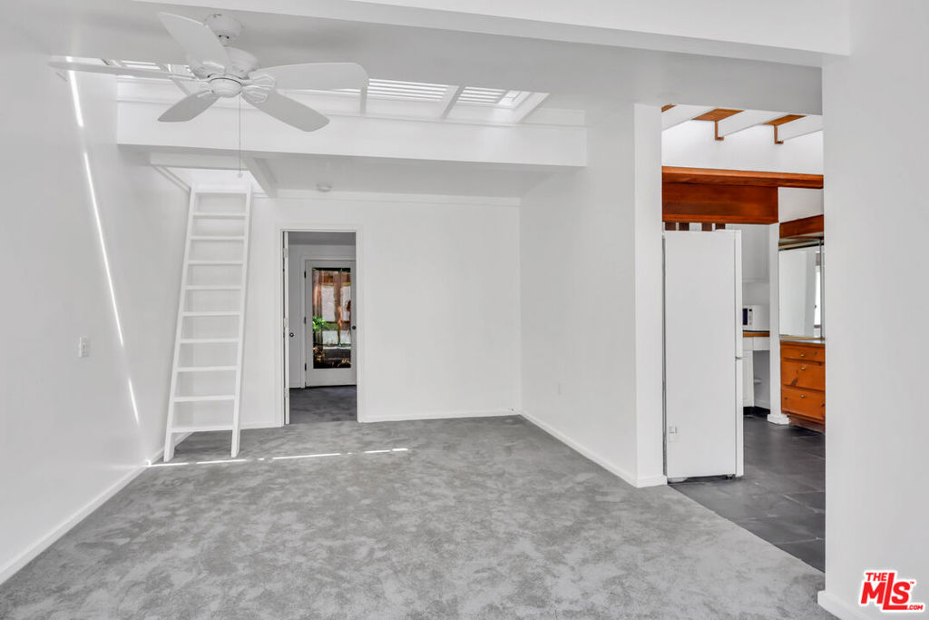 6456 Surfside Way Apt. Property Photo 8