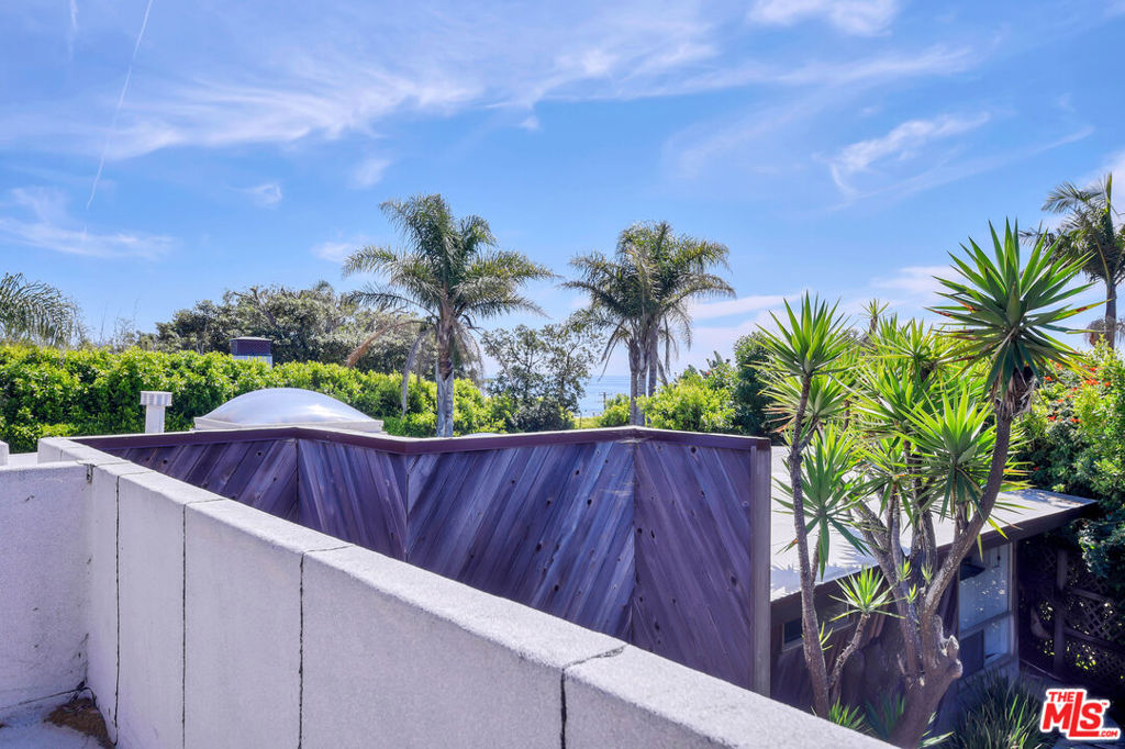 6456 Surfside Way Apt. Property Photo 14