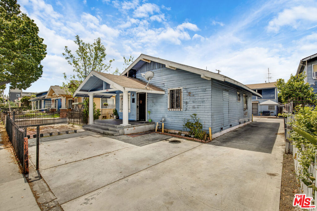 1081 Cherry Avenue Property Photo 1