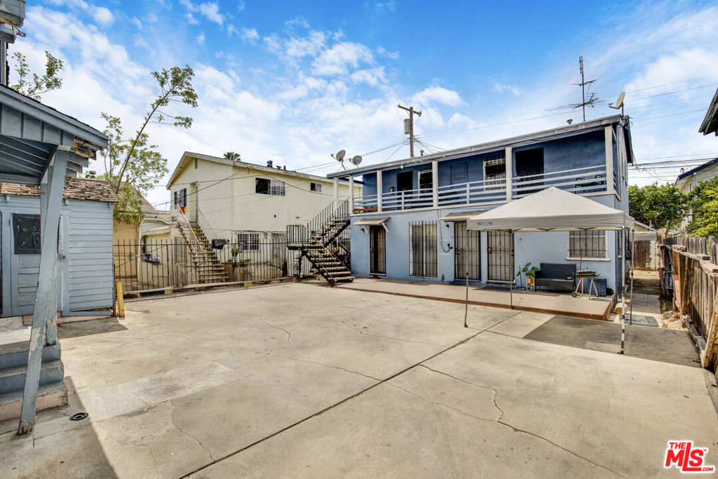 1081 Cherry Avenue Property Photo 3