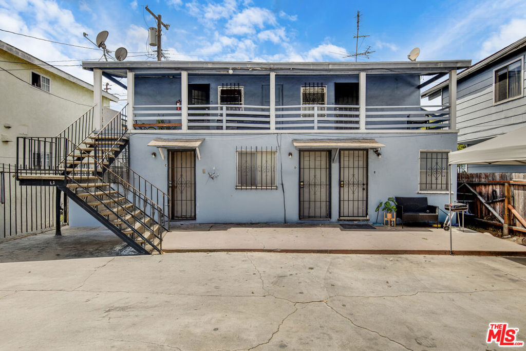 1081 Cherry Avenue Property Photo 4