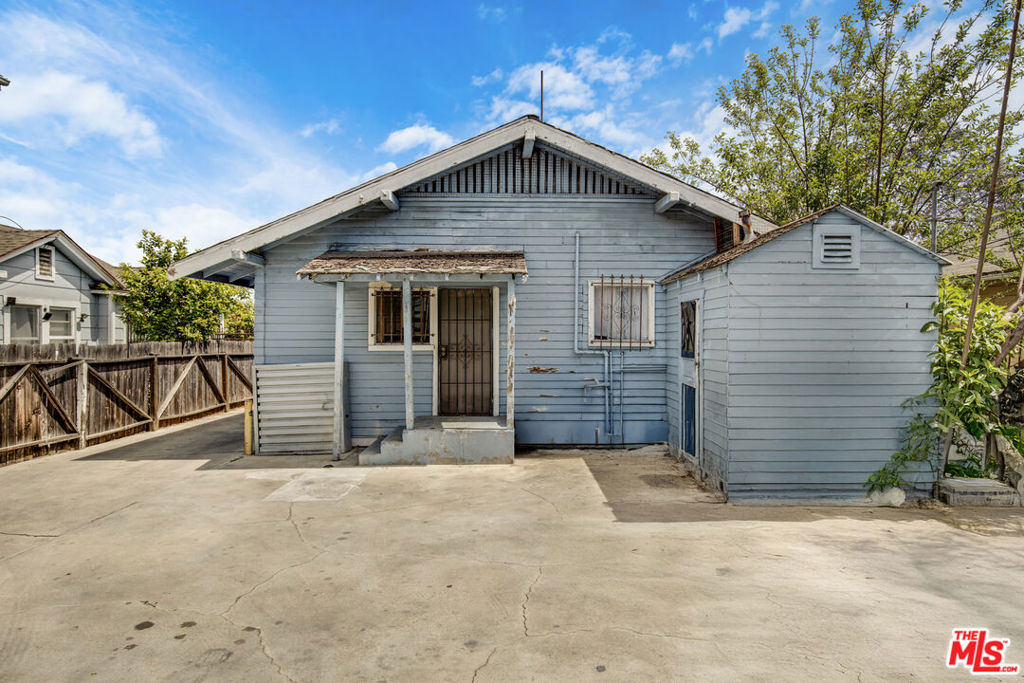 1081 Cherry Avenue Property Photo 5
