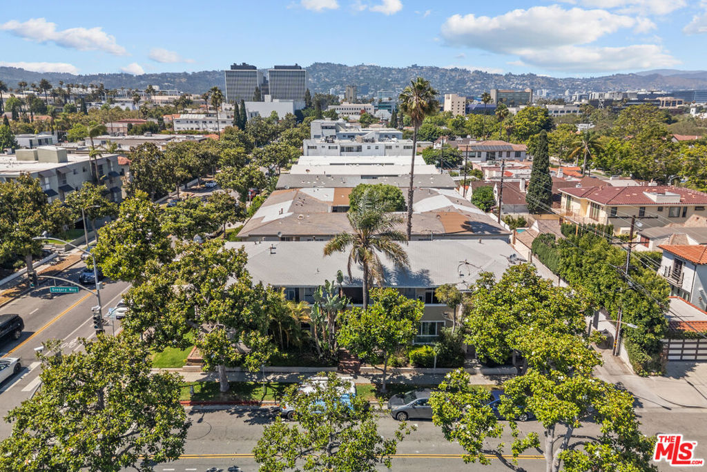 272 S Doheny Drive Property Photo 1