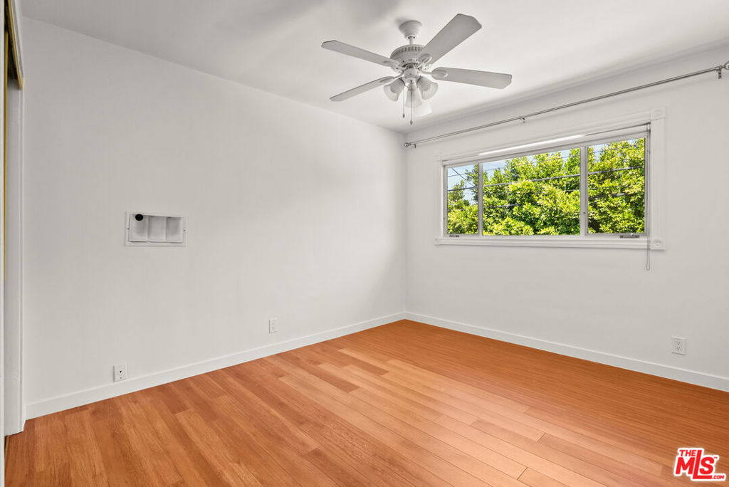 272 S Doheny Drive Property Photo 30