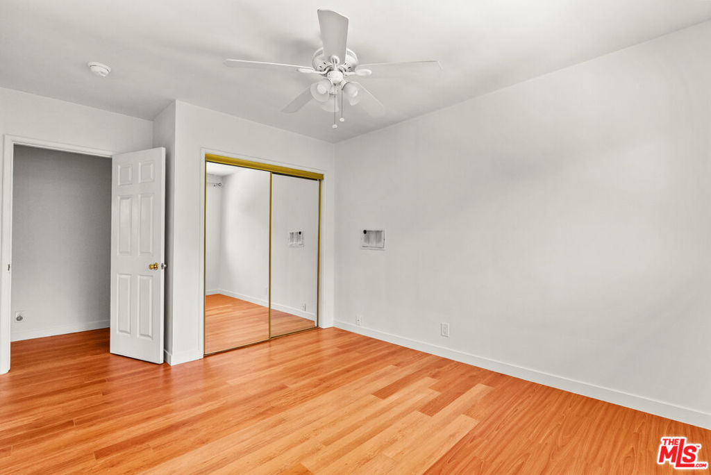 272 S Doheny Drive Property Photo 31