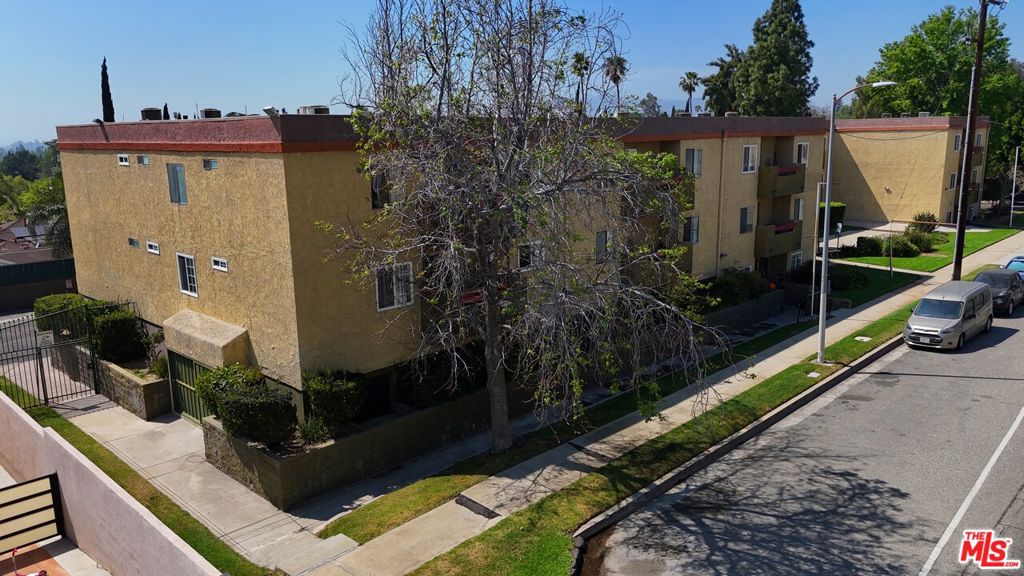 13266 Foothill Boulevard Property Photo 7