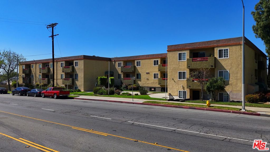 13266 Foothill Boulevard Property Photo 12