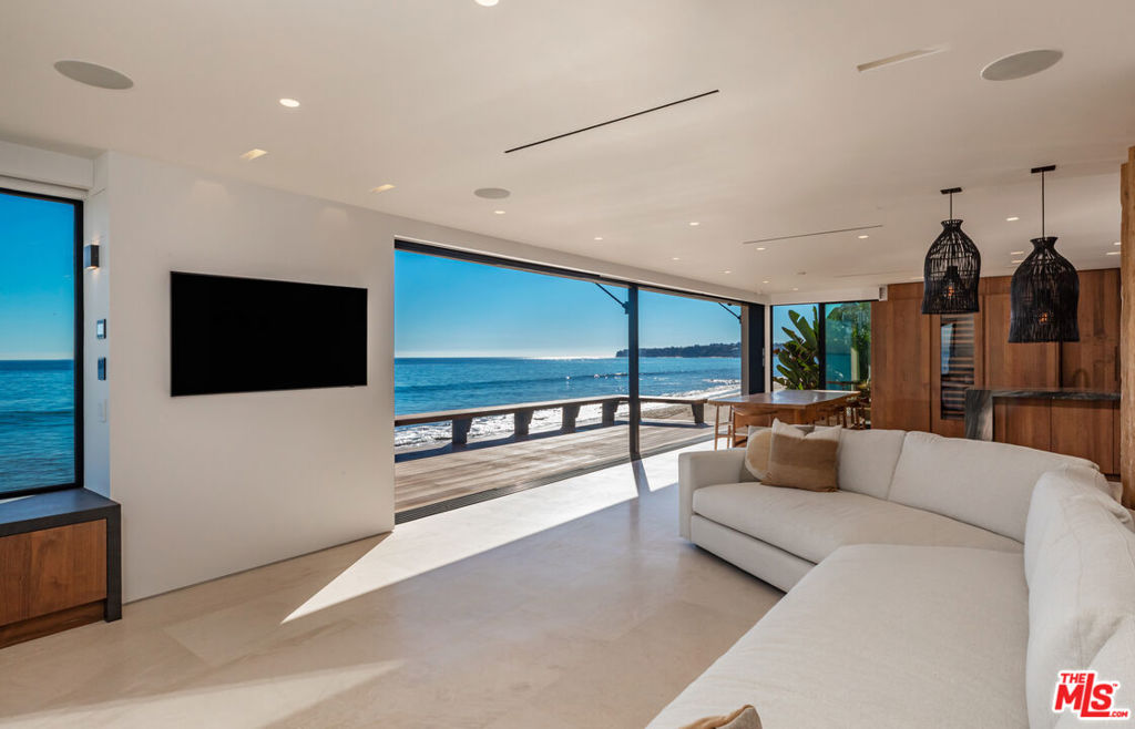 27308 Pacific Coast Highway Property Photo 14
