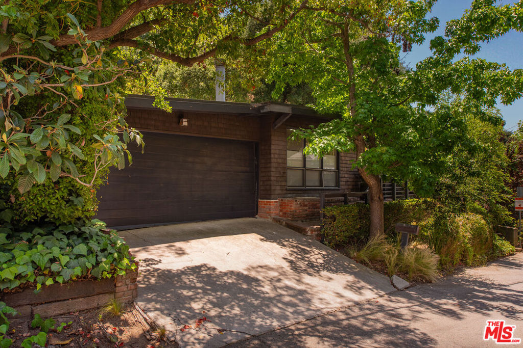 9648 Yoakum Drive Property Photo 38