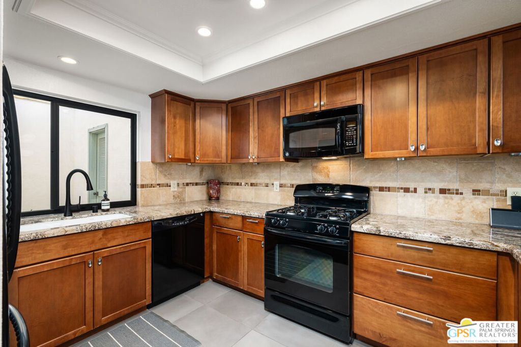 2012 E Sonora Road Property Photo 11