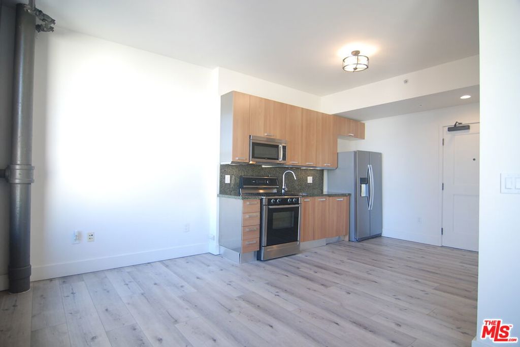 460 S Spring Street 608 Property Photo 7