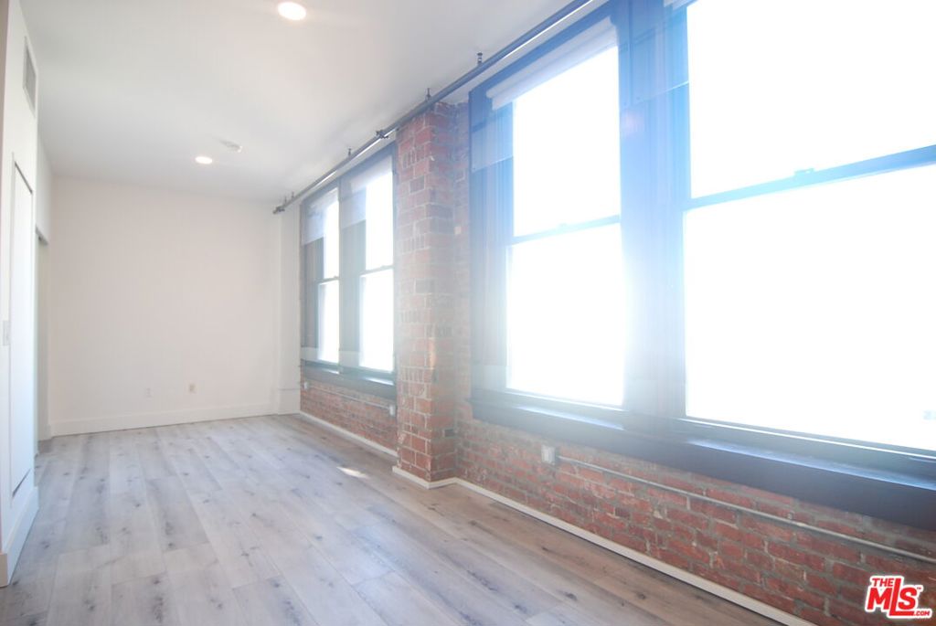 460 S Spring Street 608 Property Photo 8