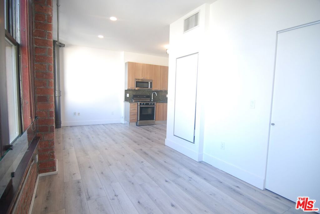 460 S Spring Street 608 Property Photo 10