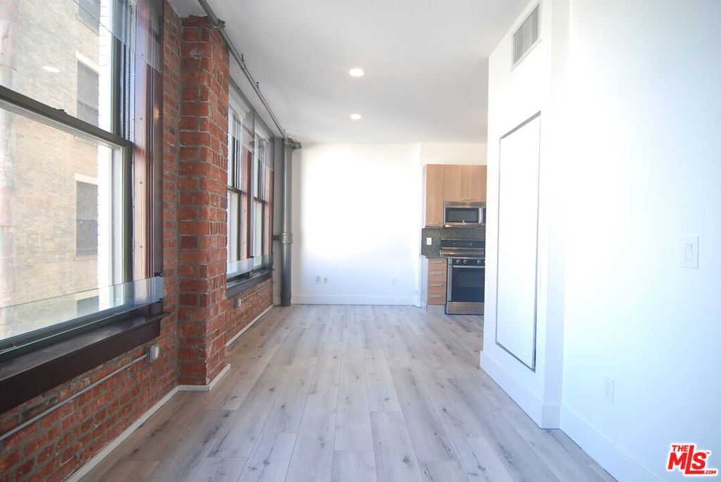 460 S Spring Street 608 Property Photo 11