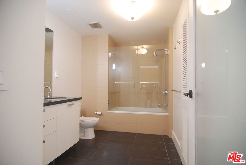 460 S Spring Street 608 Property Photo 12
