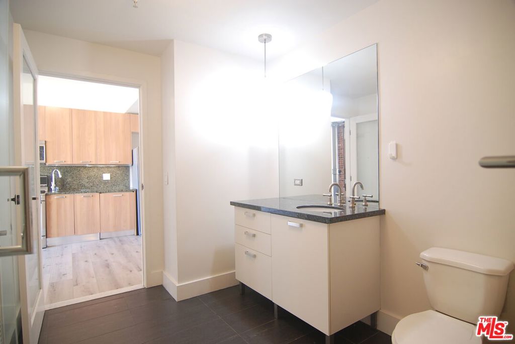 460 S Spring Street 608 Property Photo 13