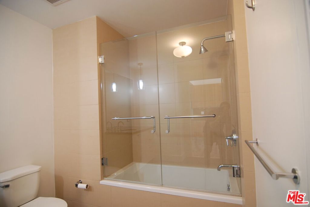 460 S Spring Street 608 Property Photo 14